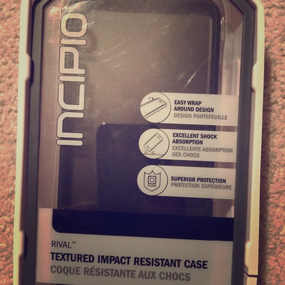 iPhone 7plus case with earpod case ! - Picture 1 of 3